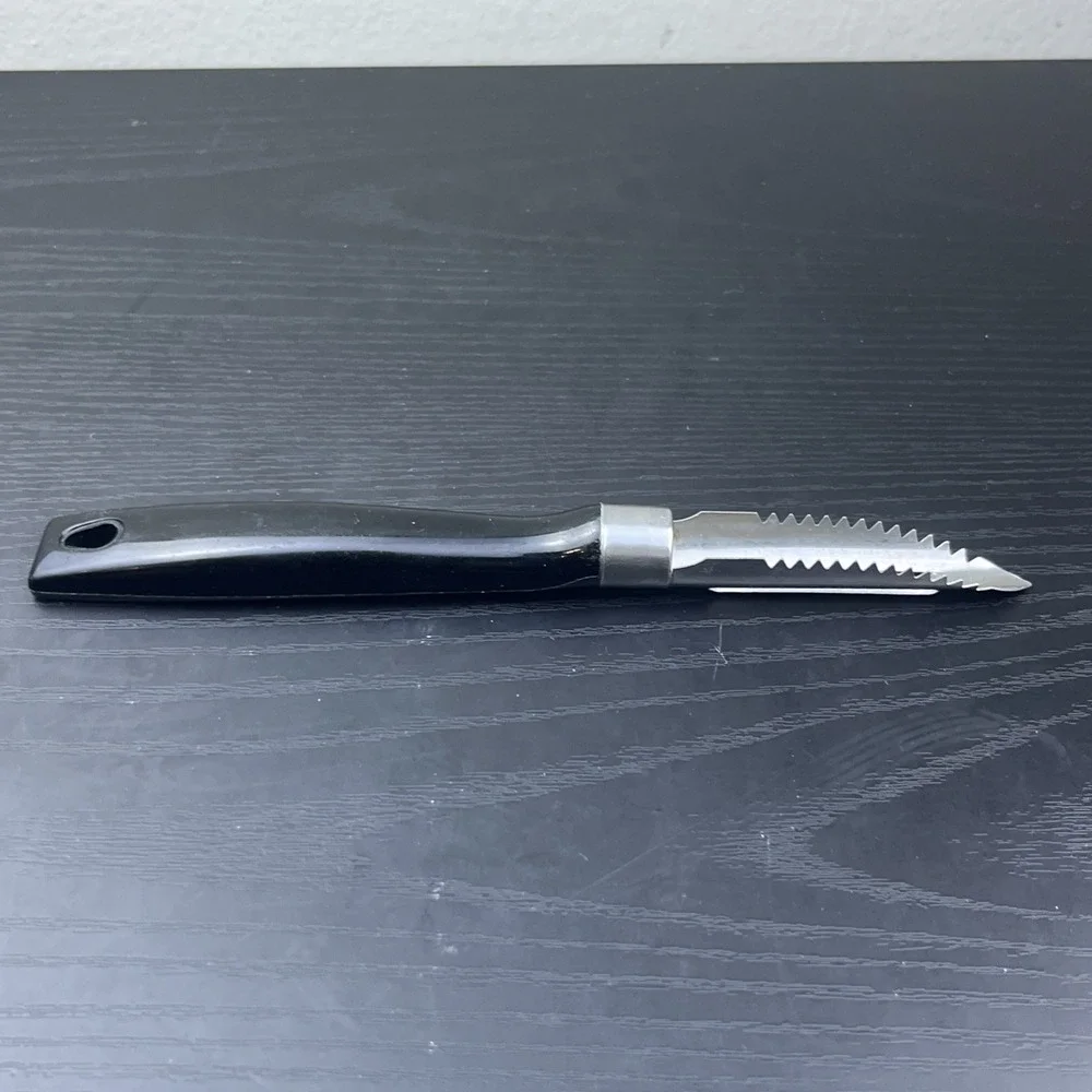 Vintage EKCO Peeler Corer Zig Zag Serrated Stainless Blade Black Handle USA